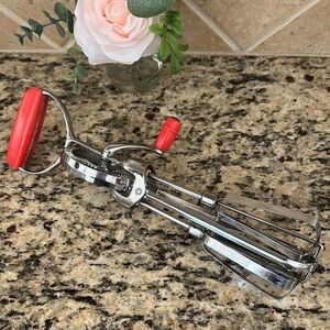 ✨Vintage Hand held manual Egg Beater & Mixer with Red Handles Antique